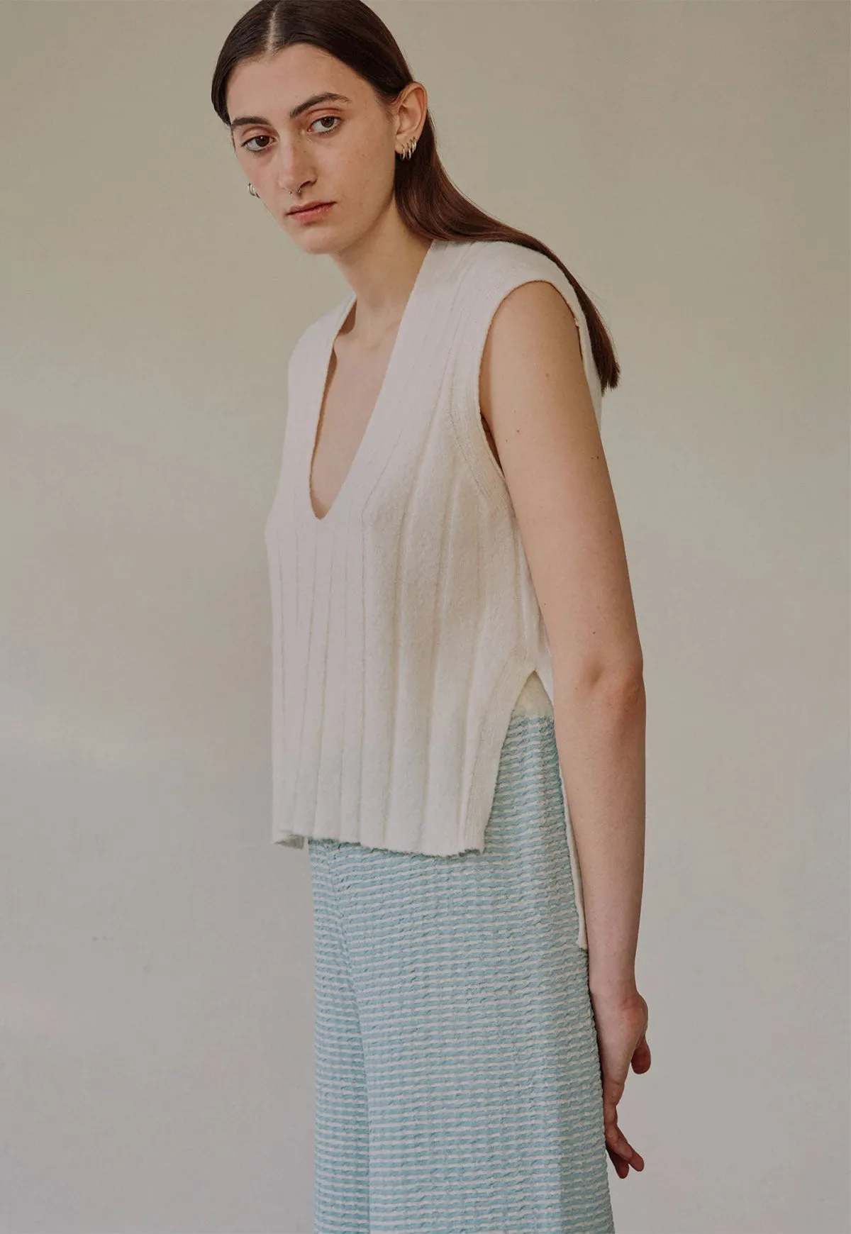 Chisai Vest Chalk